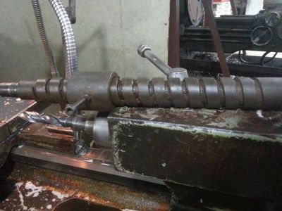 普通车床螺纹加工全解析 牙型识别、牙距计算、刀具修磨与挂挡操作